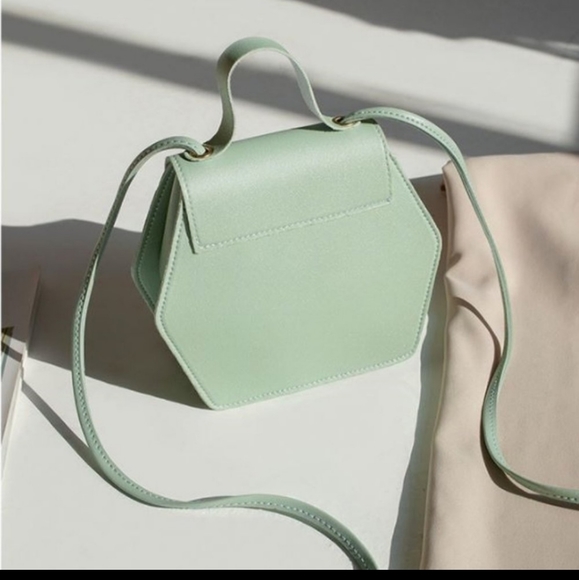 Black Mini Push Lock Polygon Shaped Satchel Bag✨️ - Picture 10 of 12